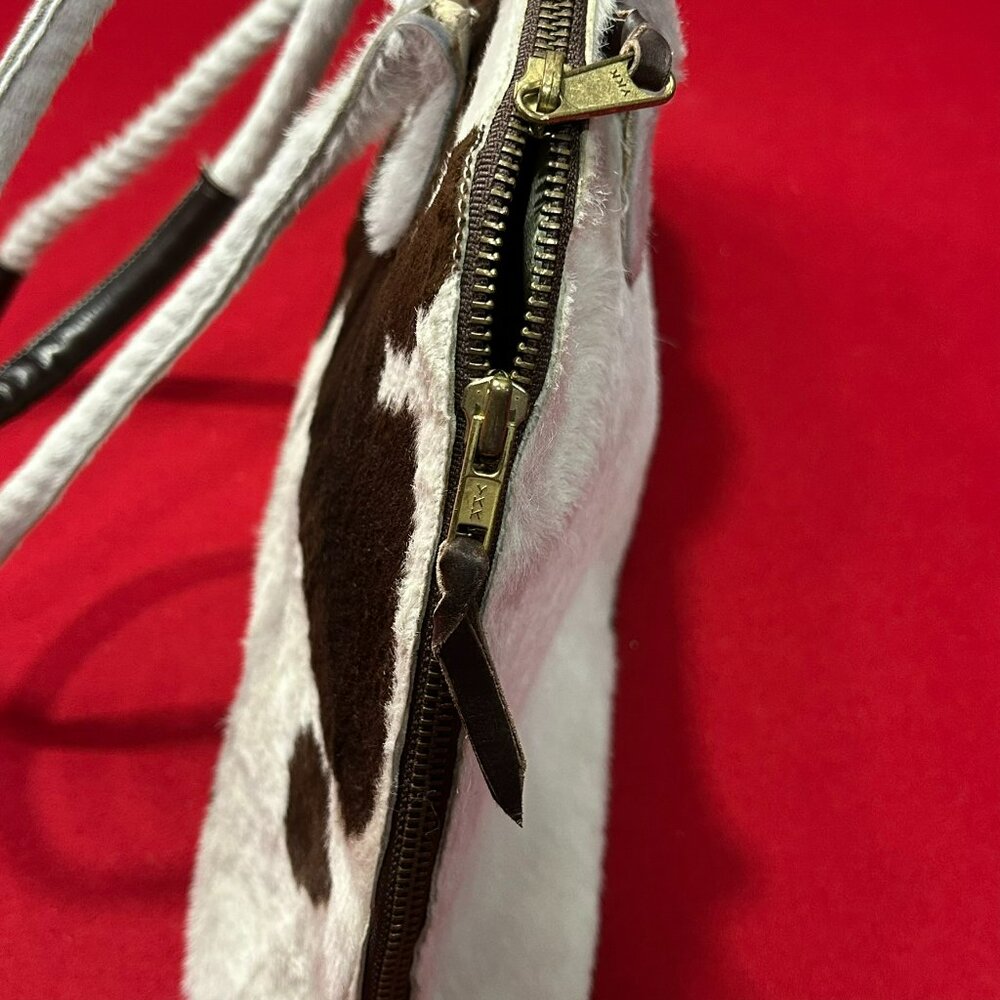 Custom Made Cowhide Zip Tote Bag ✨ Brown & White - Picture 7 of 11